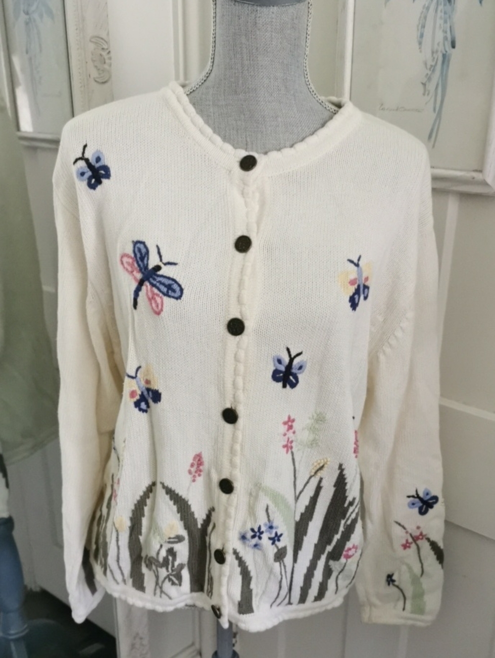 VTG Northern Reflections Cottagecore Embroidered Butterfly Ivory Cardigan. XL